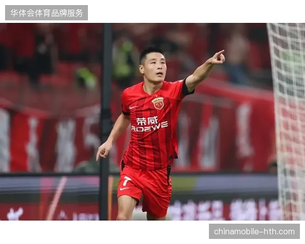 上海海港坚持边路传中打法，武磊和莱昂纳多的门前抢点效率决定球队上限